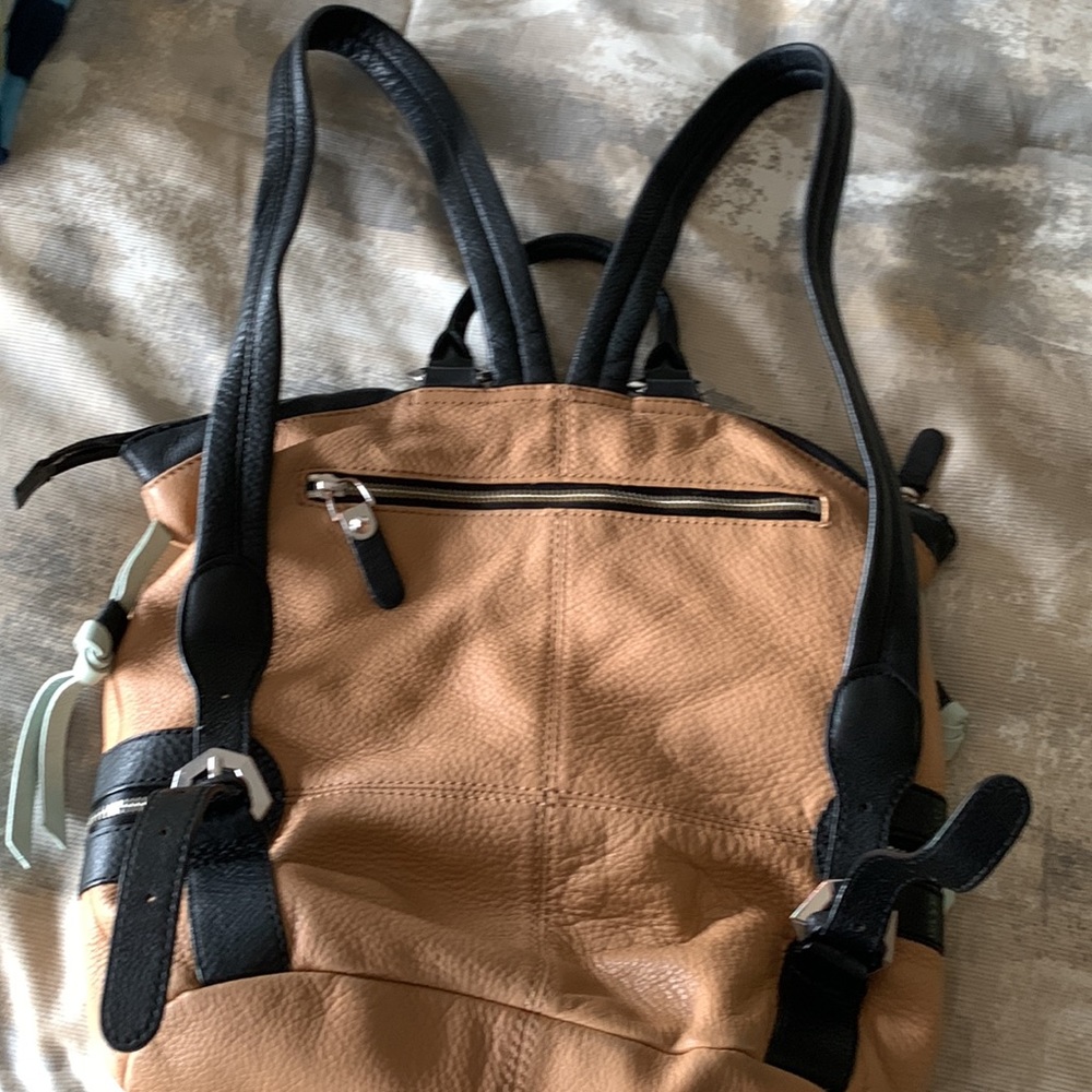 Leather back pack - Picture 7 of 15